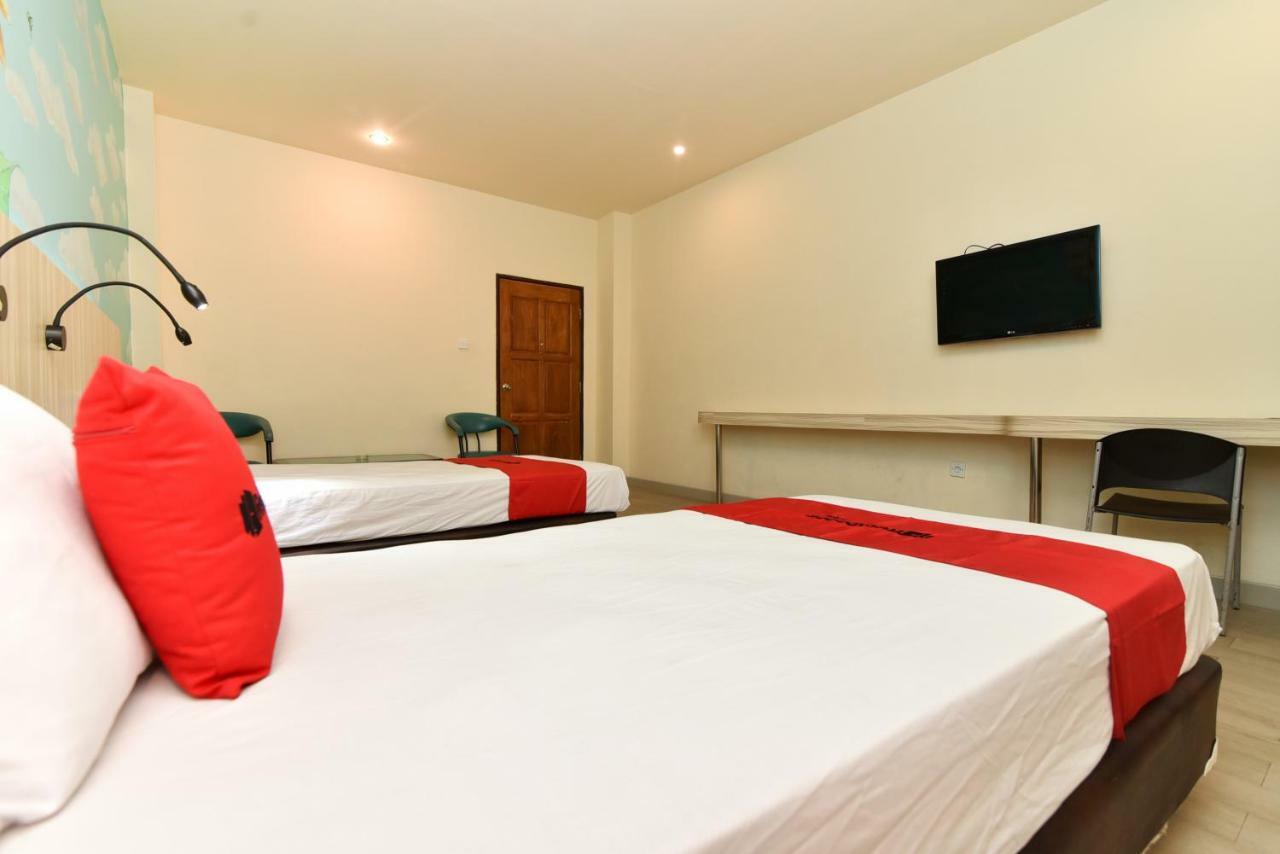Reddoorz Plus At Hotel Pantai Timor Купанг Екстериор снимка